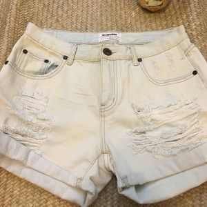 One teaspoon distressed cut off shorts size 27